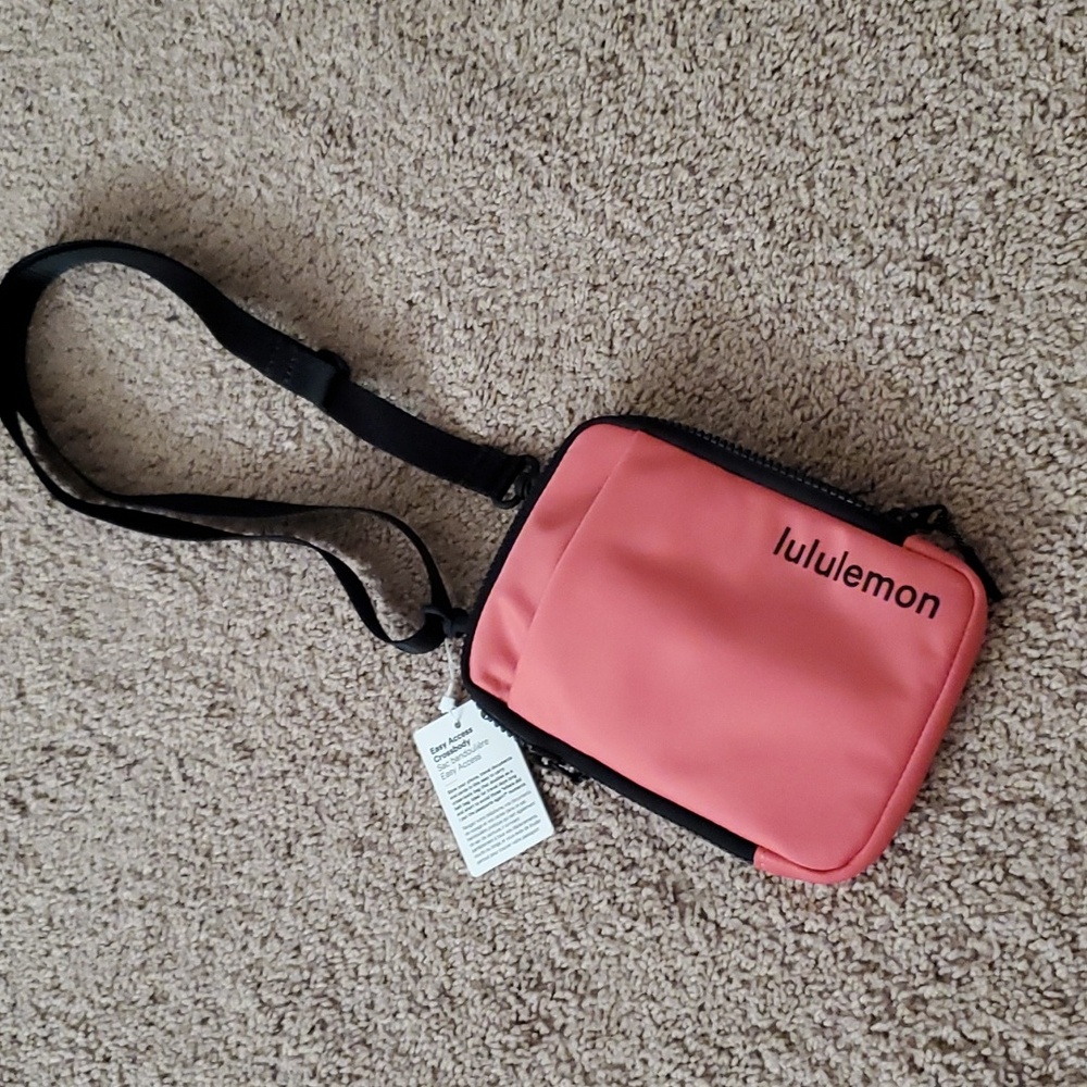 Lululemon easy access crossbody
